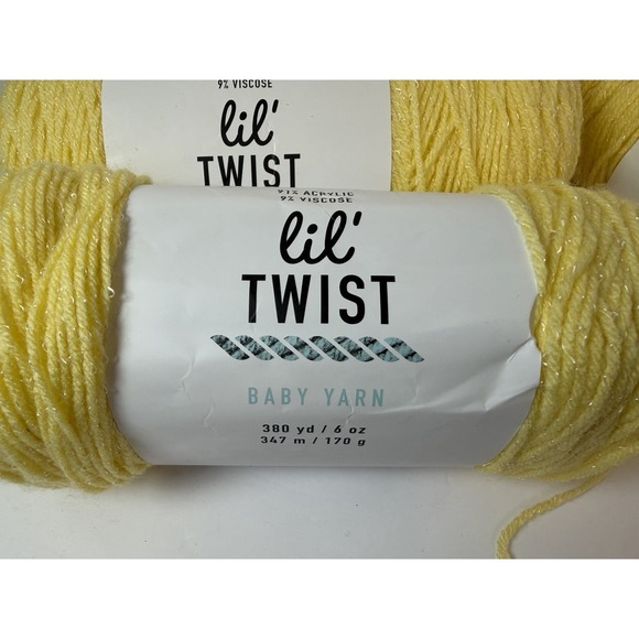 Lil Twist Baby Yarn Yellow 4 Skeins 380yds 6oz Each - Picture 2 of 8